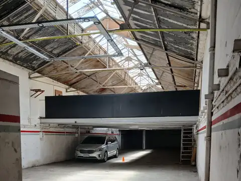 Galpón en Alquiler 650 m² en Floresta, Capital Federal. Planta Libre sin Columnas. Ideal Depósito, Taller o Microindustria. Acceso para Carga y Descarga. Dueño Directo.