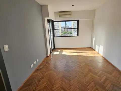 Departamento en Alquiler en Parque Chacabuco, $ 480.000