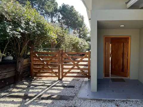Casa en Alquiler Temporal en Valeria Del Mar, USD 1.400