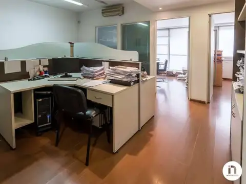 Oficina 4 ambientes con 2 baños