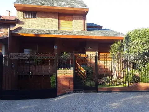 Casa  en Venta ubicado en Castelar, Zona Oeste