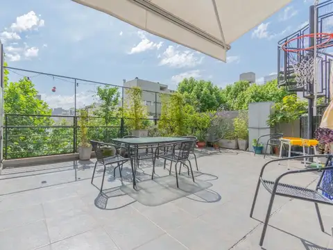 3 ambiemtes con balcon terraza y terraza propia.