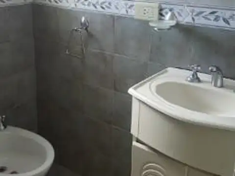 Casa  en Venta ubicado en Quilmes Oeste, Quilmes, G.B.A. Zona Sur - SVN0565_LP584353_1