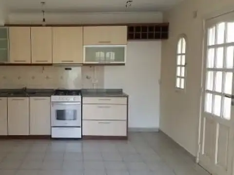 Casa  en Venta ubicado en Quilmes Oeste, Quilmes, G.B.A. Zona Sur - SVN0565_LP584353_1