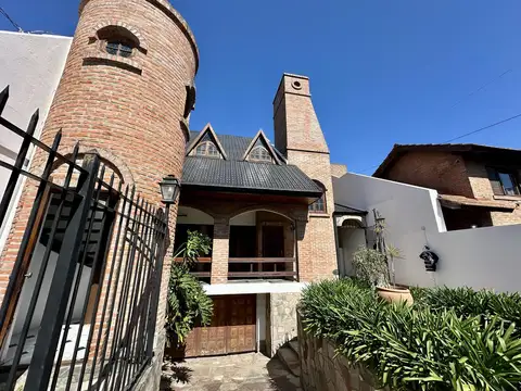 Casa en Venta en Centro (Zarate), USD 245.000