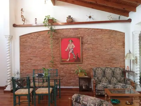 Depto Tipo Casa en Venta en Parque Rivadavia, USD 239.000