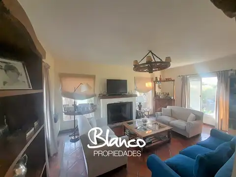 Casa 5 ambientes con 3 baños