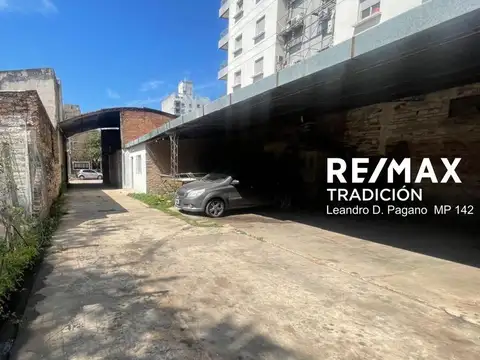 Oficina en Alquiler con 8 cocheras