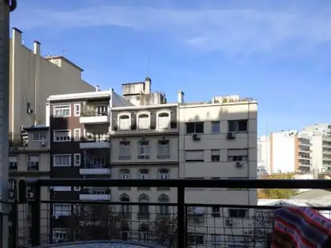Recoleta, Av Las Heras 2900, 5to piso, 2 amb, u$s 500 + expensas + servicios. 12-02-26. Se alqu...