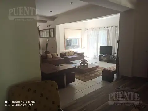 Casa 6 ambientes con 4 baños