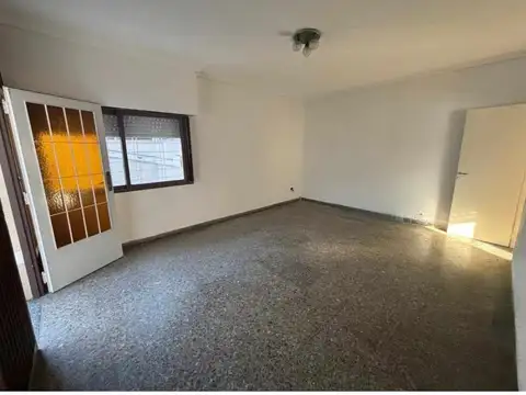 Depto Tipo Casa en Venta en Ramos Mejia, USD 95.000