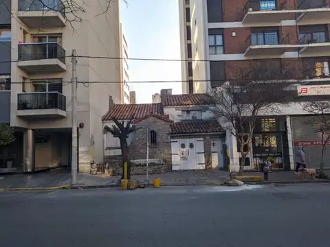 CASA 10/11 pers $390.000 Ok! Jovenes responsables. Cochera 5 AMB. WiFi 500GB A 5 cuadras del Torreón del Monje