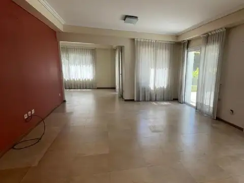 Casa 5 ambientes con 5 baños