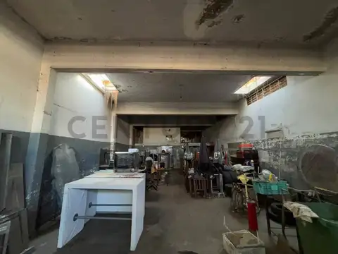 121 entre 36 y 37 200, Piso 0