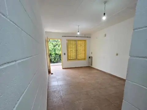 Aquiler dpto de 2 Dormitorios Planta Alta en San Fernando