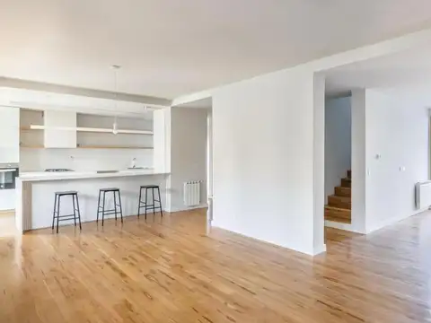 Casa 7 ambientes con 4 baños