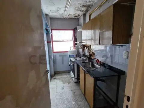 EN VENTA. DOS AMBIENTES CON BALCÓN A REFACCIONAR - PRIMERA JUNTA - CABALLITO