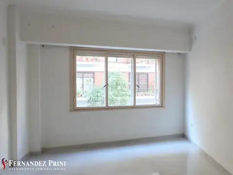 Pacheco De Melo 2600, Piso 1