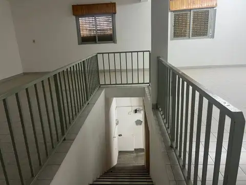 Casa 7 ambientes con 1 baño