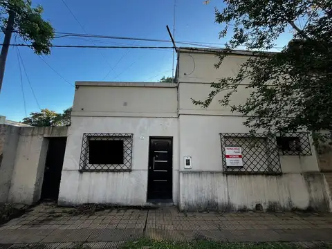 Amplio Lote c/mejoras cerca de Plaza Washington