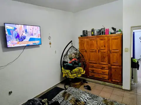 Casa 6 ambientes con 2 baños