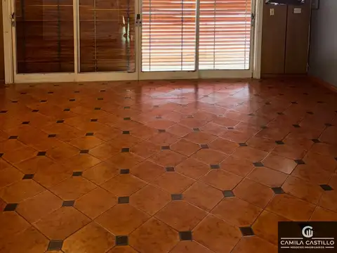 Casa en Venta con 10 cocheras