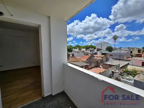 Monoambiente con Balcón Semicubierto Al Contrafrente