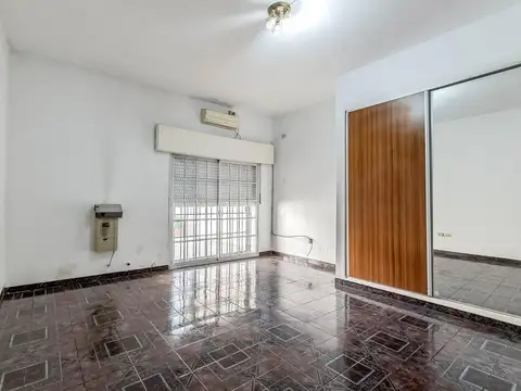 Casa 6 ambientes con 4 baños