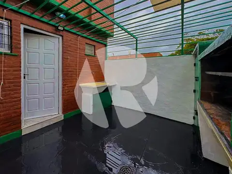 Depto Tipo Casa en Venta 50 años