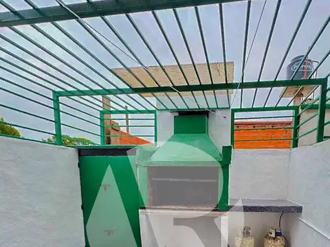 Depto Tipo Casa en Venta con 1 cocheras