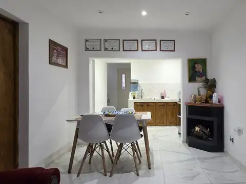 Casa 3 ambientes con 2 baños
