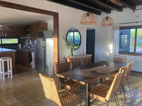 Casa en venta - 5 Dormitorios 4 Baños - 864Mts2 - El Cazal, Belén de Escobar