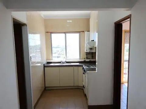 Departamento céntrico en alquiler con cochera