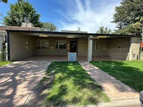 Casa en venta - 3 Dormitorios 1 Baño - General Madariaga