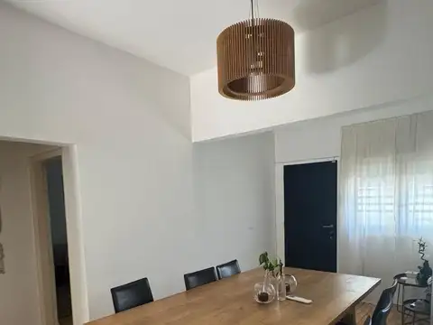 CASA EN NUEVA CORDOBA  2 PLANTAS 6 DORMITORIOS