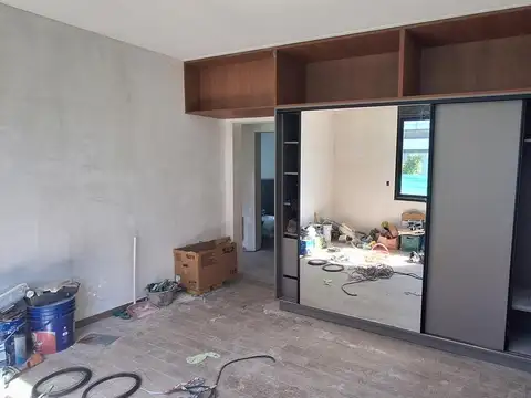 Casa en venta de tres dormitorios. pileta. Barrio cerrado.