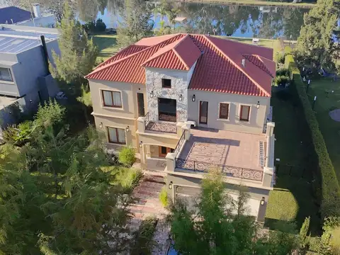 Casa en venta 3 DORMITORIOS de en Country Miralagos II