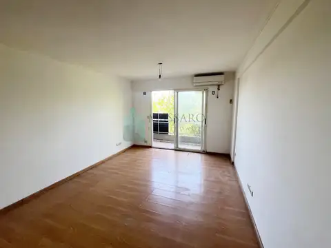 Monoambiente con balcón al frente, Villa Pueyrredón