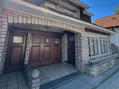 Chalet 5 Amb. Quincho, Garaje y Jardin - La Perla