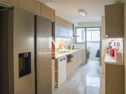 Torre Imperiale Punta Del Este, Divino puesto