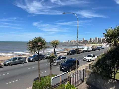 En primera linea de mar CHALET 5Amb. c garage