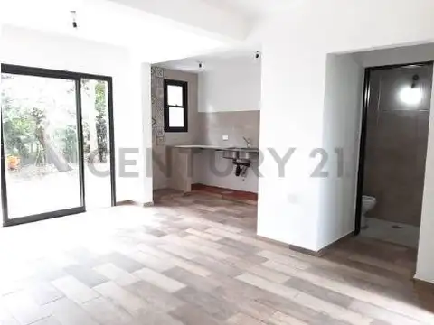 Casa 3 ambientes con 1 baño