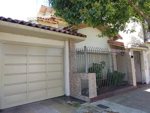 Casa tipo Chalet en Villa Dominico posibilidad de hacer un PH