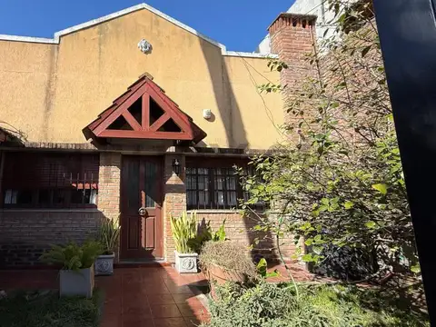 Casa 6 ambientes con 1 baño