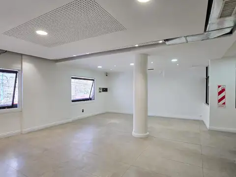 Oficina comercial en  José María Moreno y Rivadavia