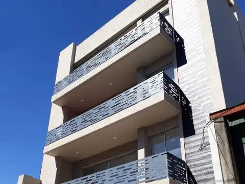 Venta de Departamento de 4 ambientes con doble cochera en Quilmes Oeste APTO CREDITO