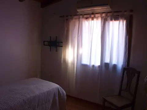 Venta de Casa. Iriondo y Tucuman. 3 dormitorios