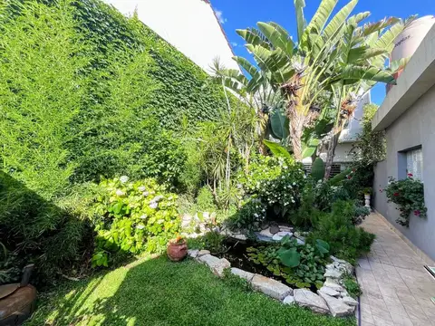 Depto Tipo Casa en Venta con 1 cocheras