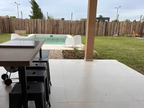 Hermosa Casa En Alquiler Con Muchas Comodidades En Area 10