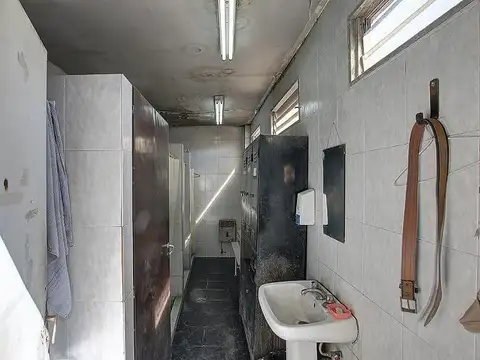 Galpon en Venta en Isidro Casanova, USD 2.200.000